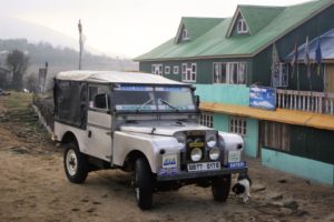 Ancient Land Rovers that operate in Sandakphu